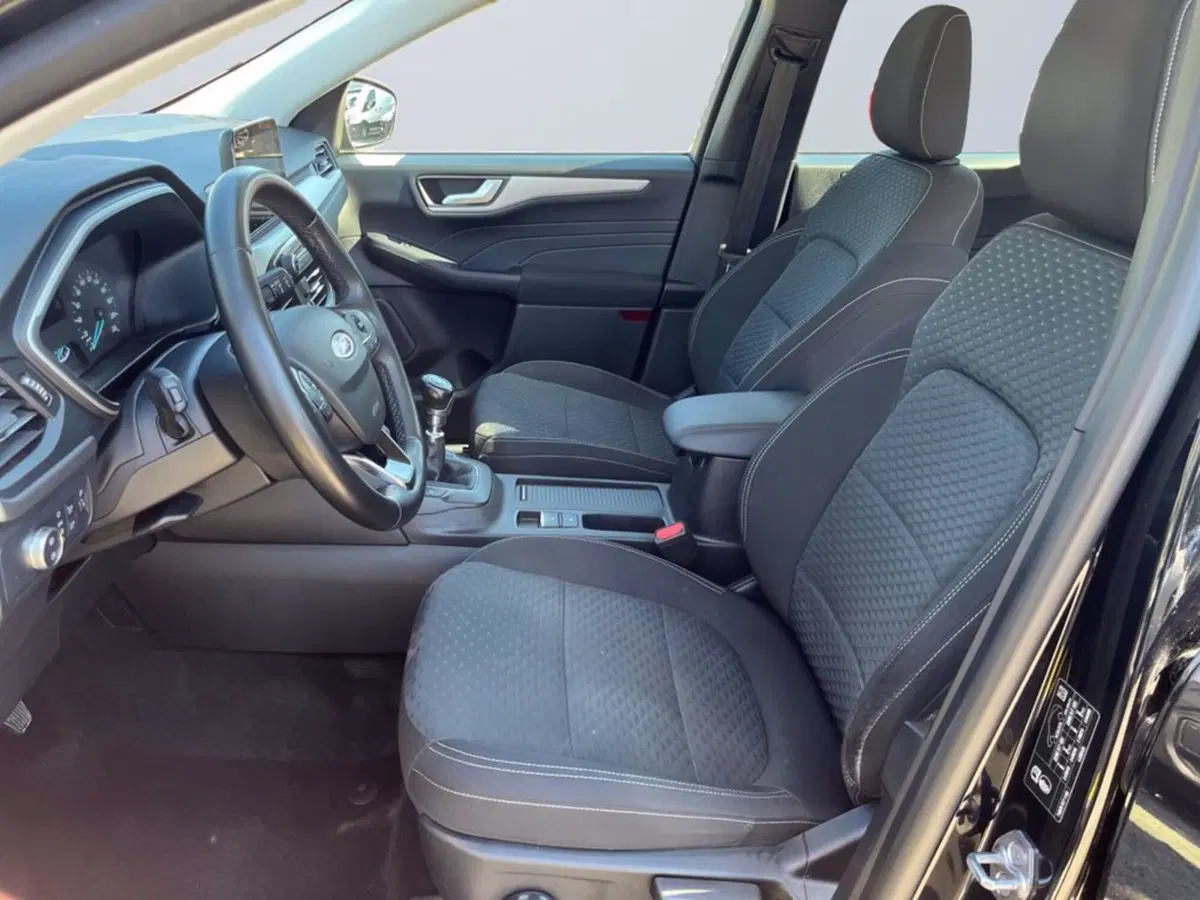 Ford Kuga usata a Milano (9)