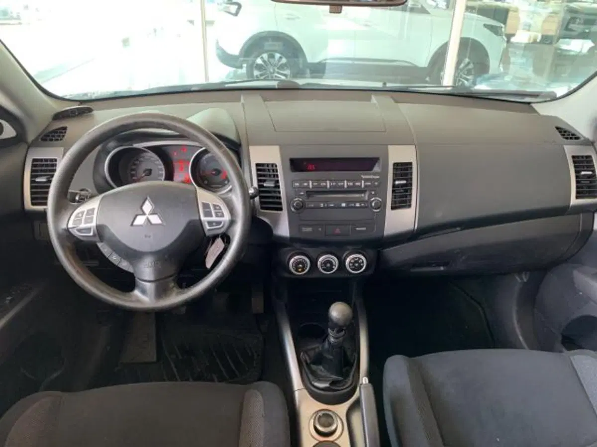 Mitsubishi Outlander usata a Trieste (13)