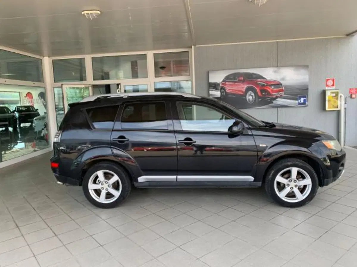 Mitsubishi Outlander usata a Trieste (16)