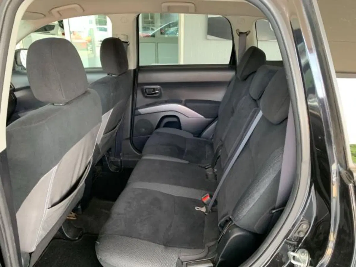 Mitsubishi Outlander usata a Trieste (8)