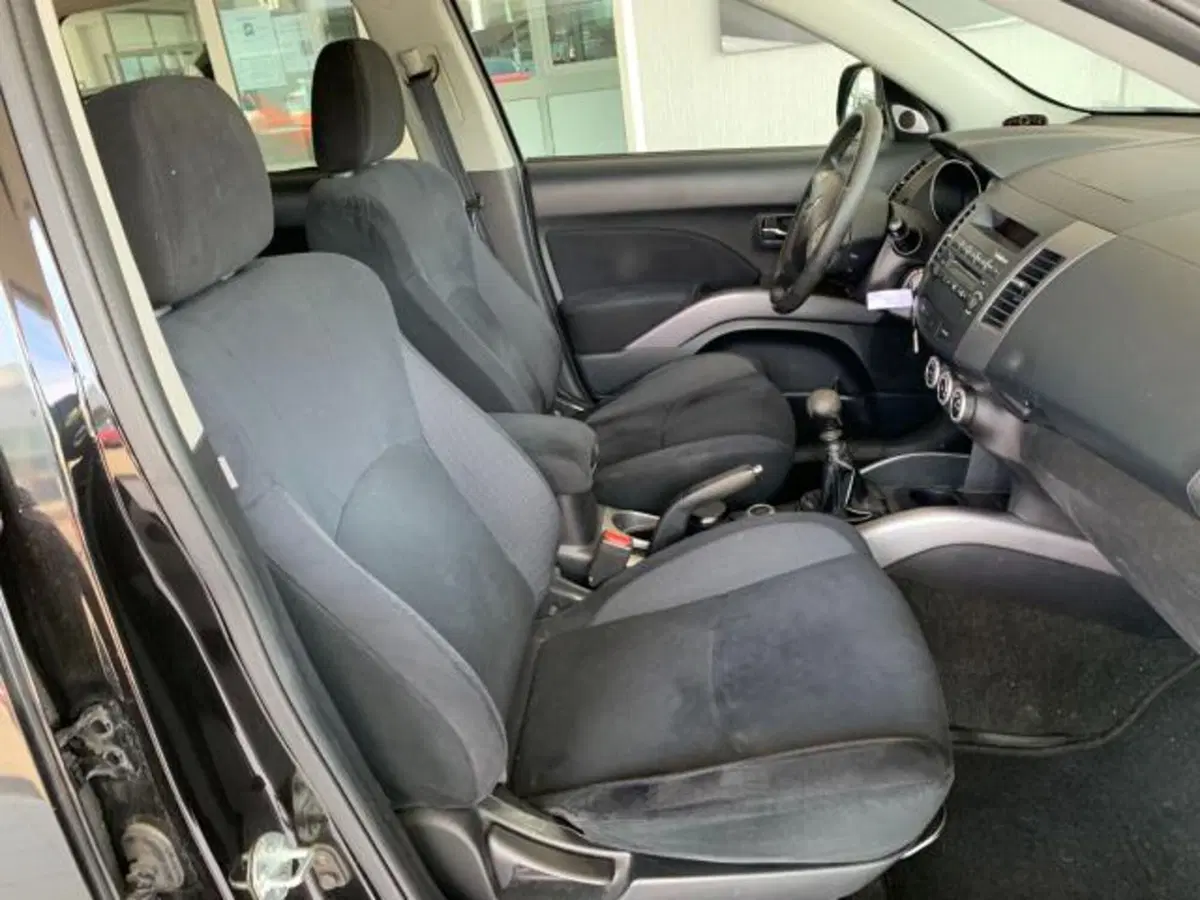 Mitsubishi Outlander usata a Trieste (9)