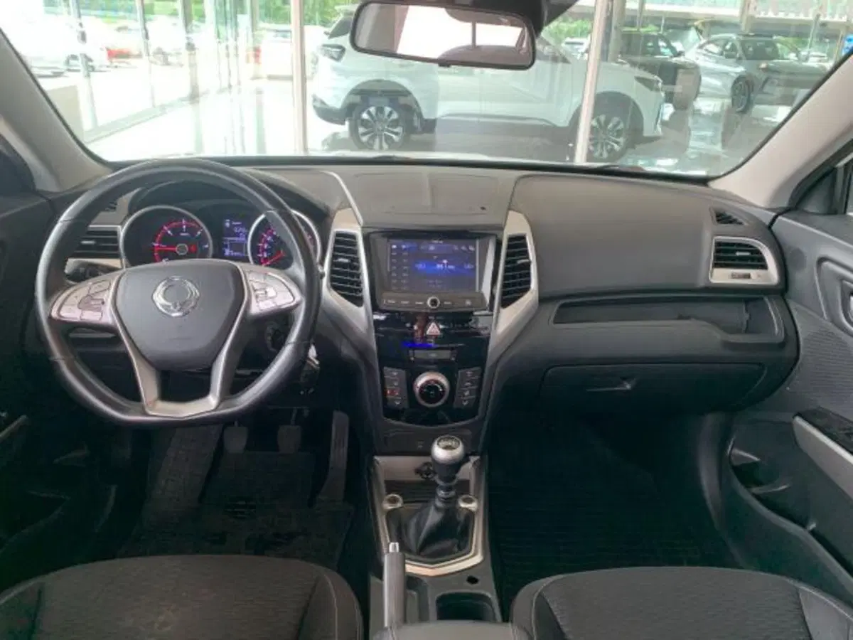 Ssangyong Tivoli usata a Trieste (11)