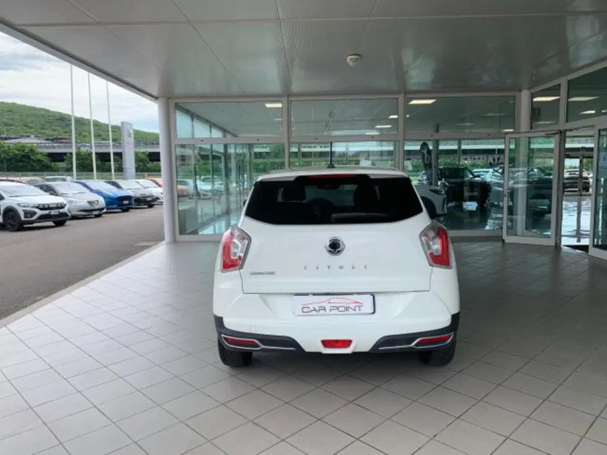 Ssangyong Tivoli usata a Trieste (16)