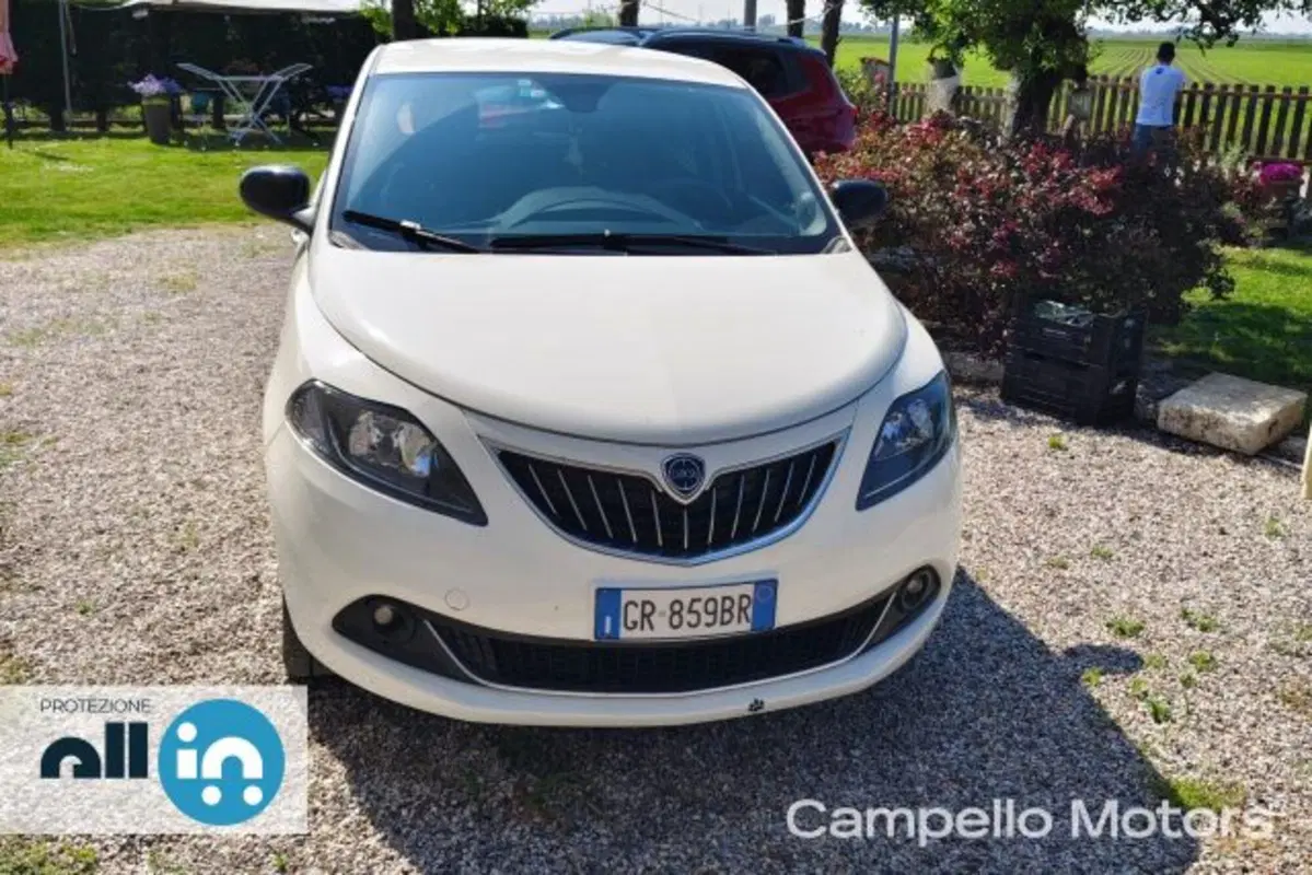 Lancia Ypsilon usata a Venezia (3)
