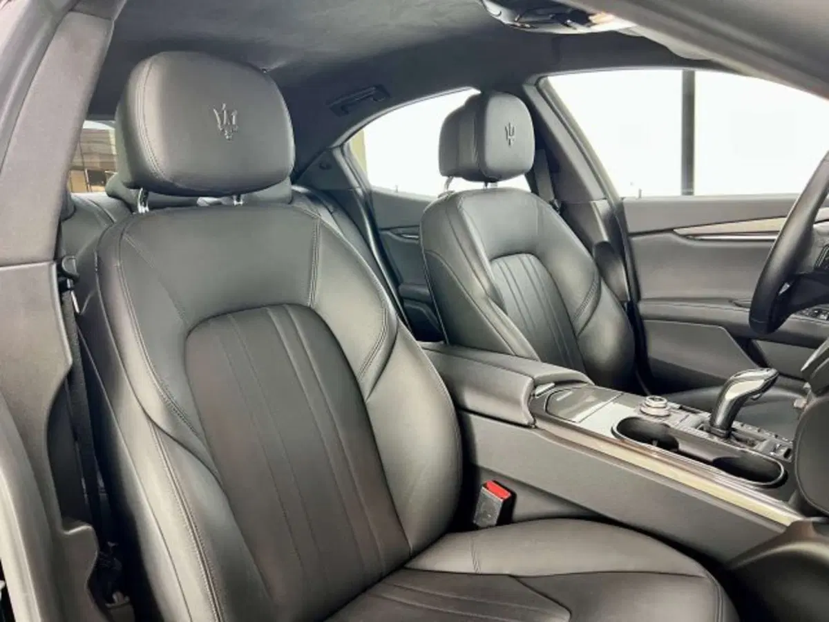 Maserati Ghibli usata a Torino (13)