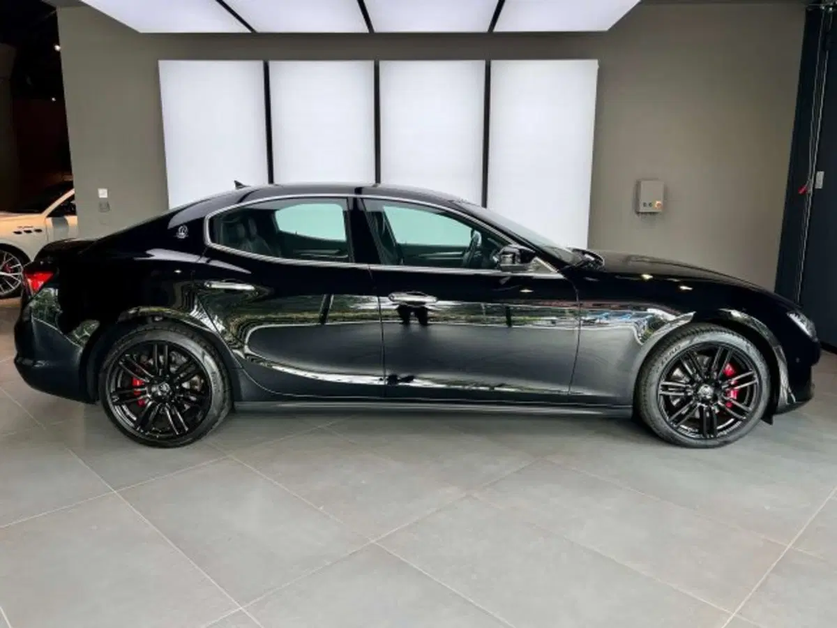Maserati Ghibli usata a Torino (5)