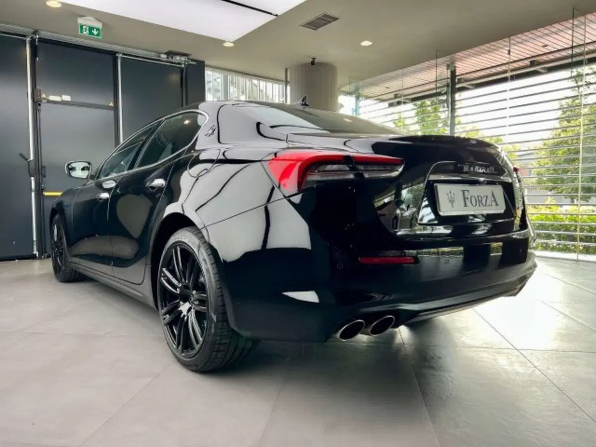 Maserati Ghibli usata a Torino (8)