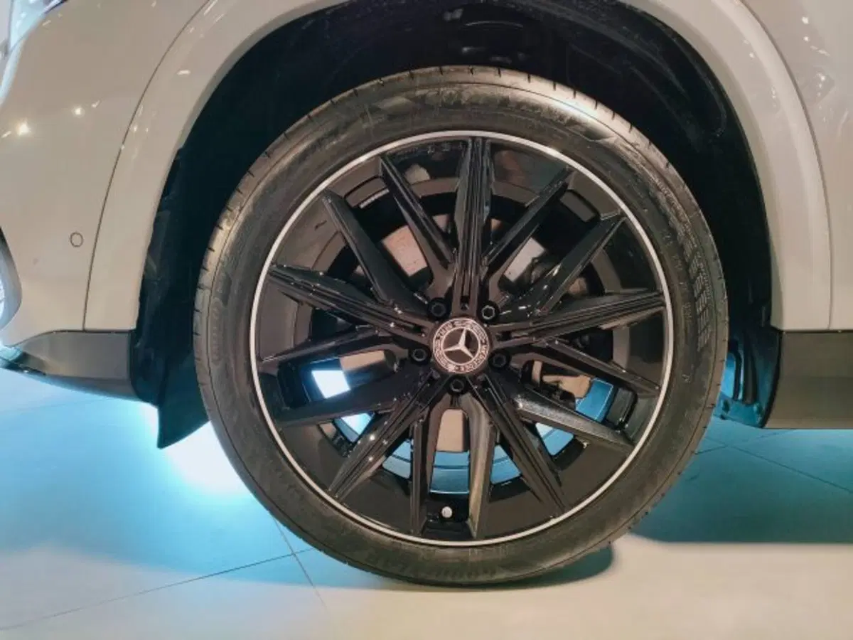 Mercedes-Benz GLB nuova a Teramo (6)
