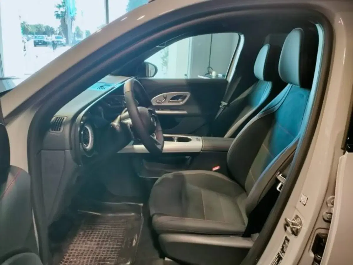 Mercedes-Benz GLB nuova a Teramo (9)