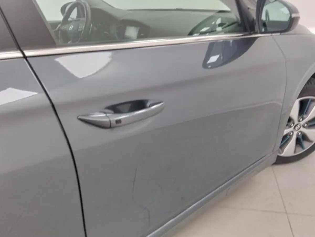 Hyundai Ioniq usata a Como (13)