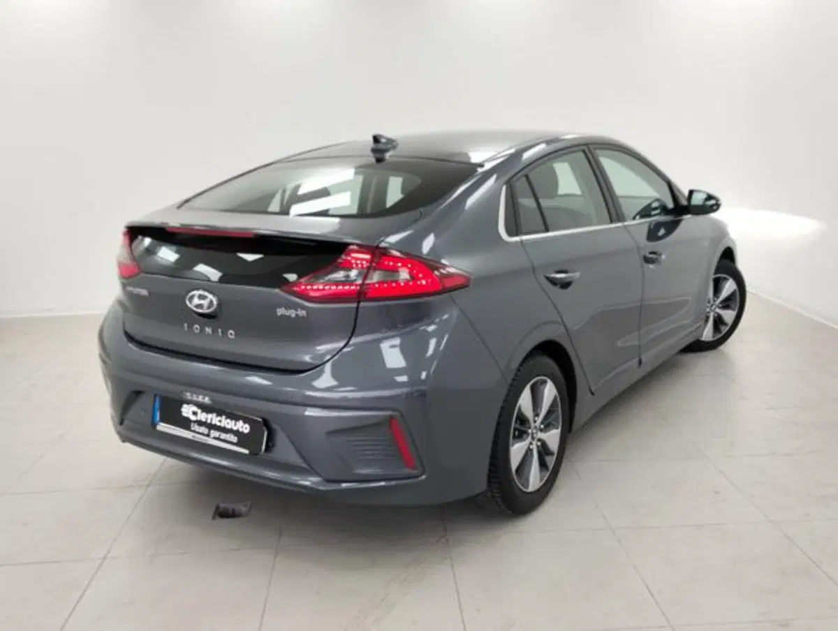 Hyundai Ioniq usata a Como (2)