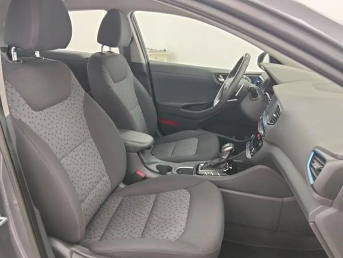 Hyundai Ioniq usata a Como (3)