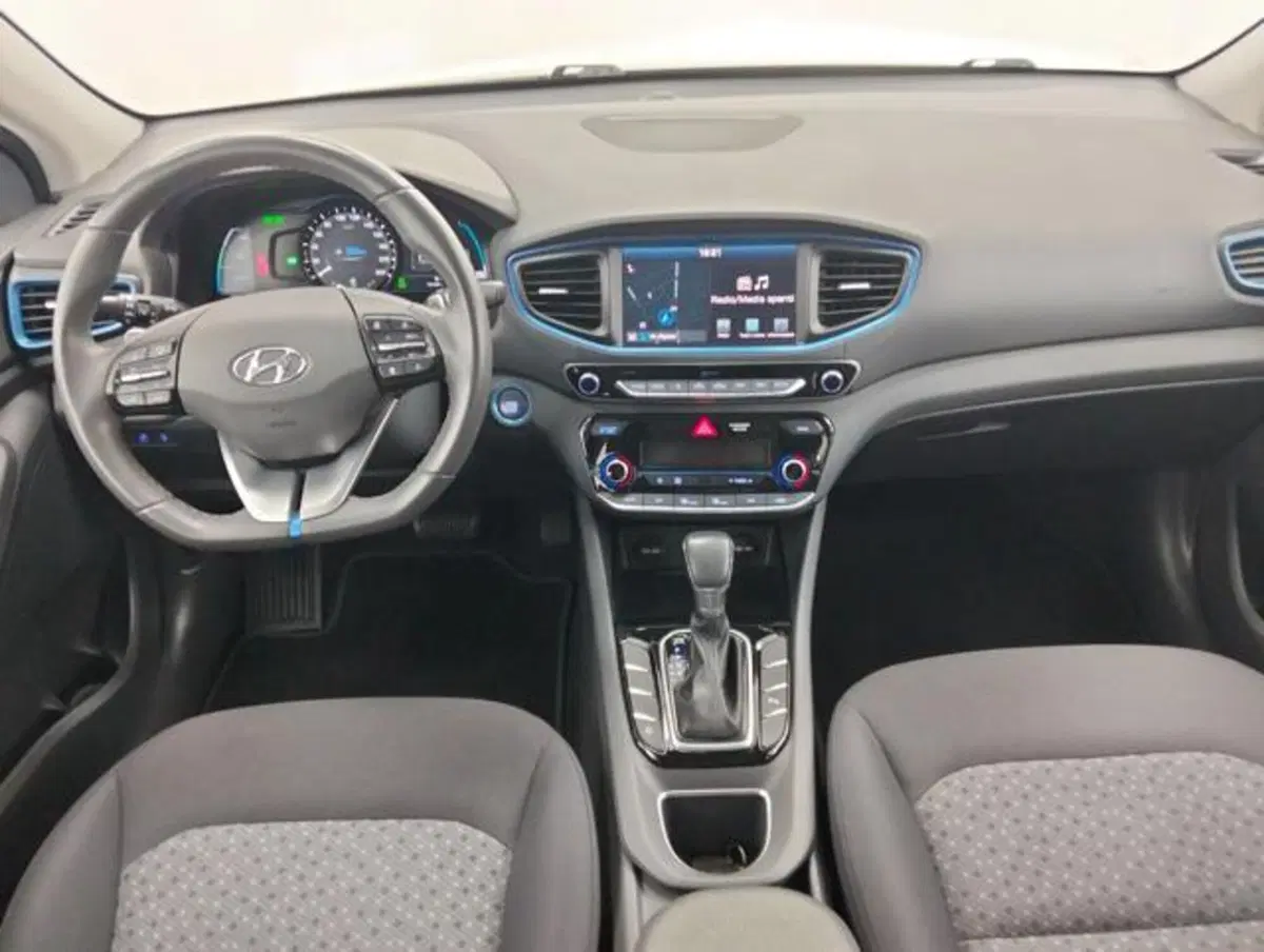 Hyundai Ioniq usata a Como (4)