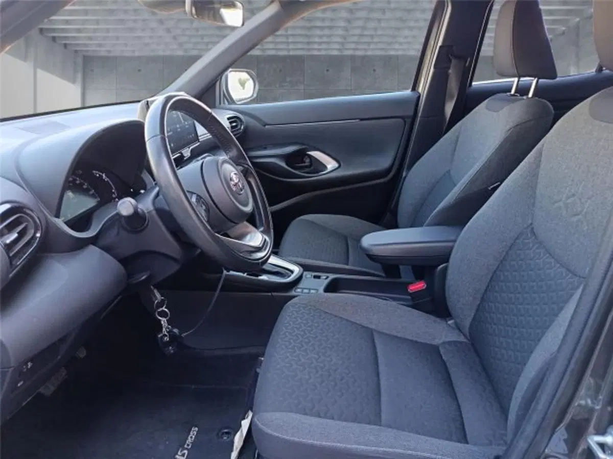 Toyota Yaris Cross usata a Bari (11)