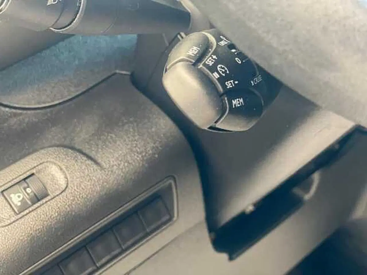 Peugeot Rifter usata a Venezia (17)
