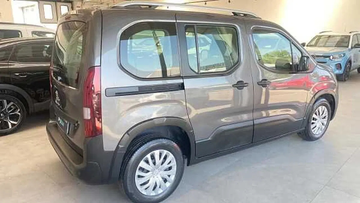 Peugeot Rifter usata a Venezia (4)