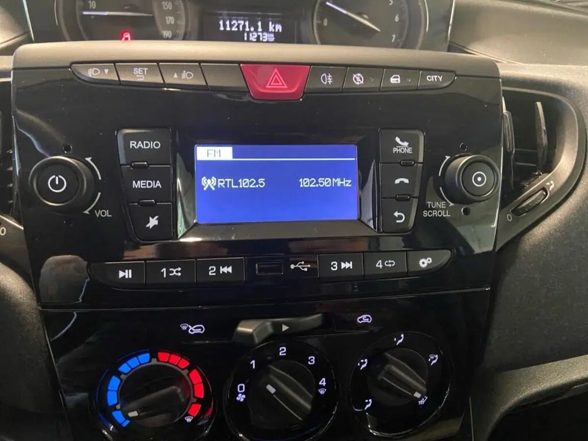 Lancia Ypsilon usata a Torino (10)