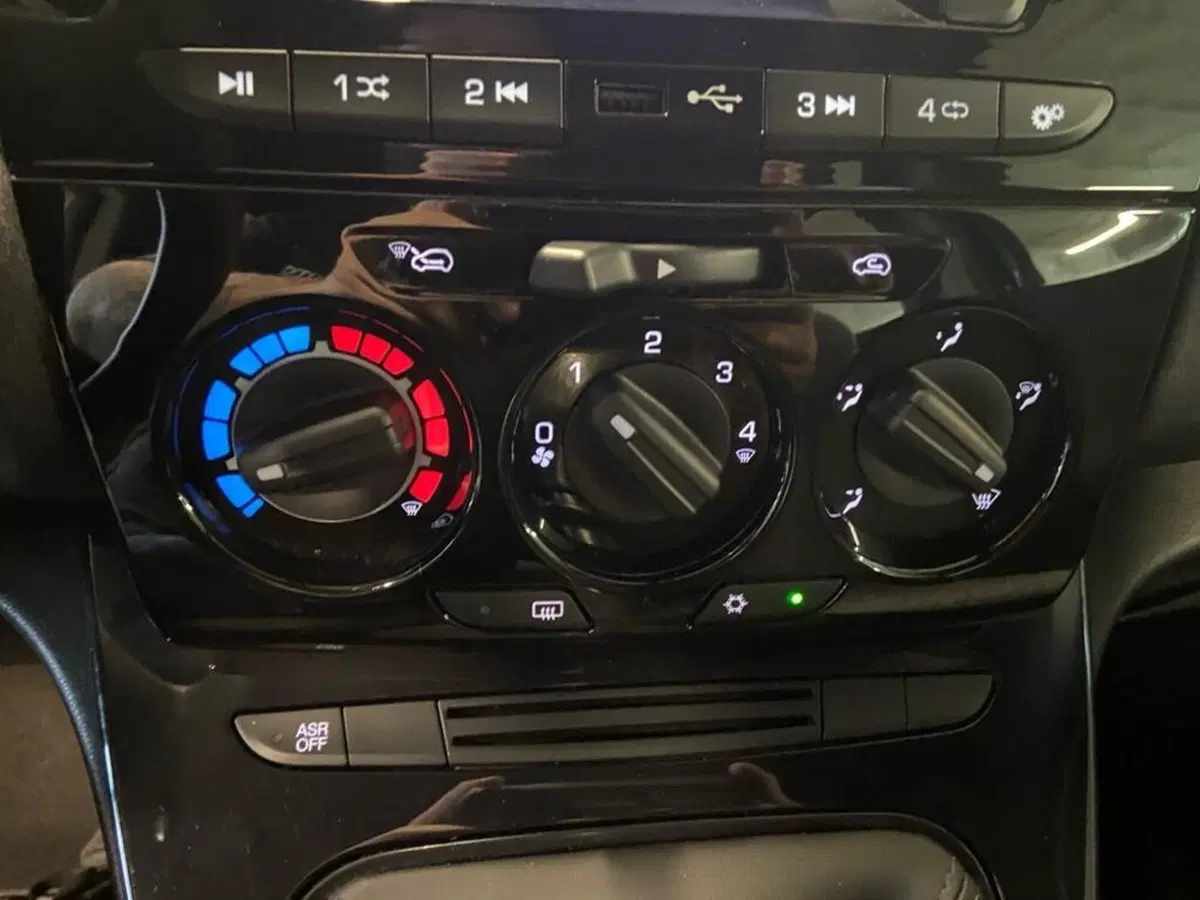 Lancia Ypsilon usata a Torino (11)