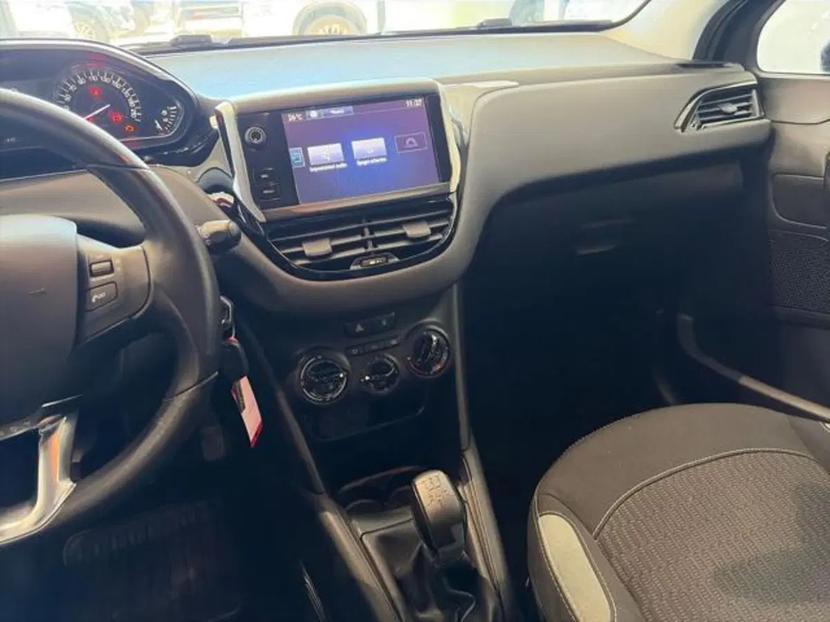 Peugeot 208 usata a Sassari (9)