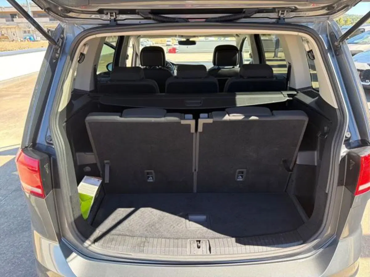 Volkswagen Touran usata a Sassari (13)