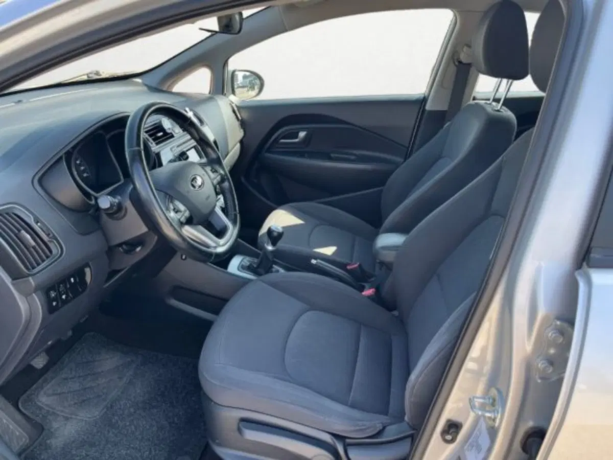 Kia Rio usata a Udine (10)