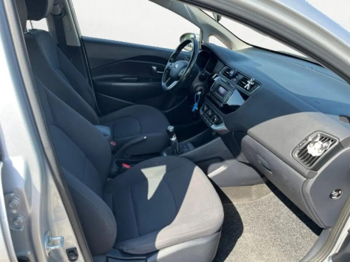 Kia Rio usata a Udine (11)