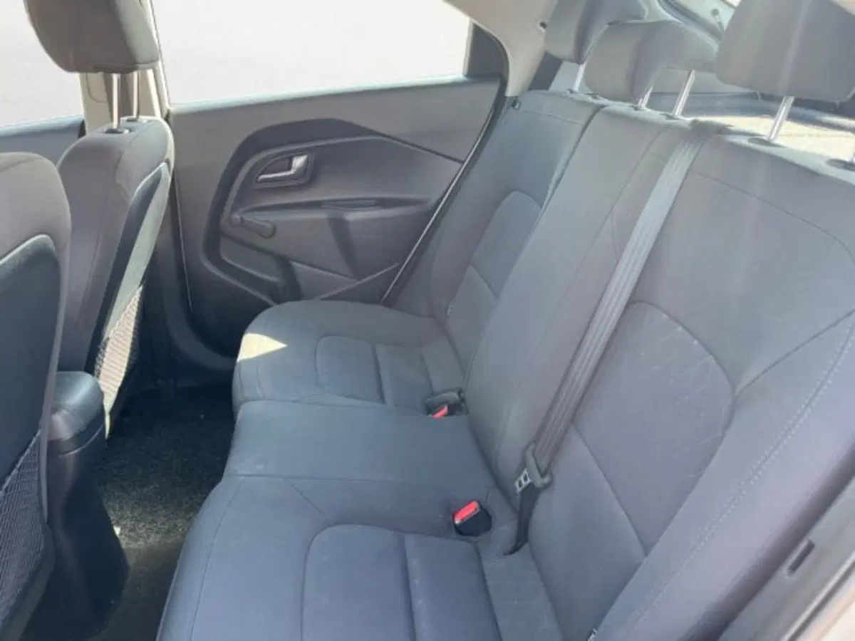 Kia Rio usata a Udine (12)