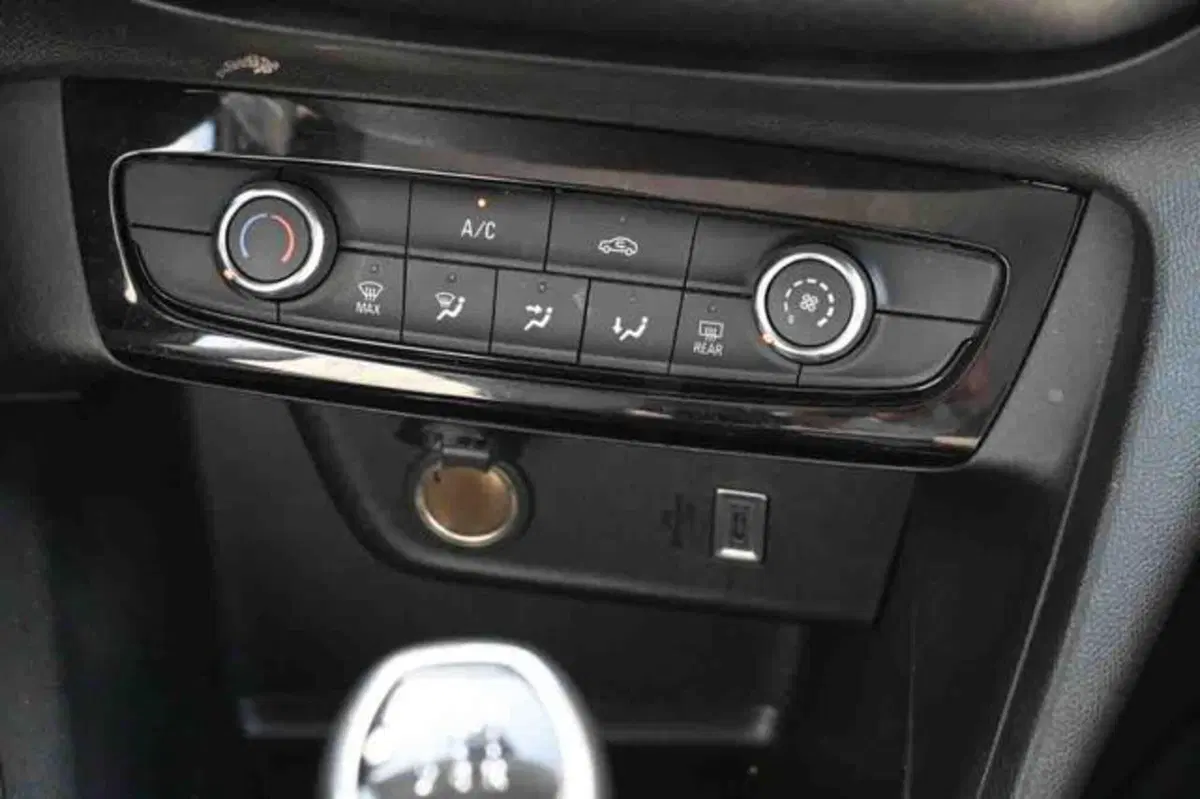 Opel Corsa usata a Torino (15)
