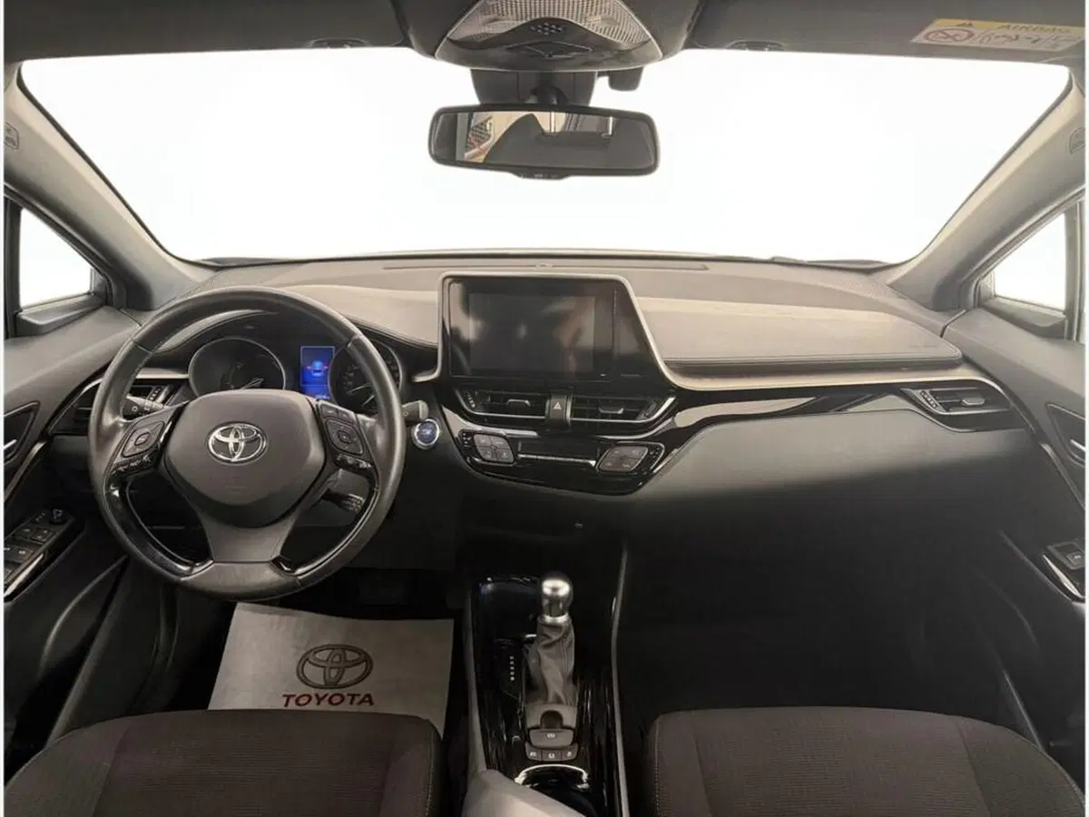 Toyota Toyota C-HR usata a Monza e Brianza (8)