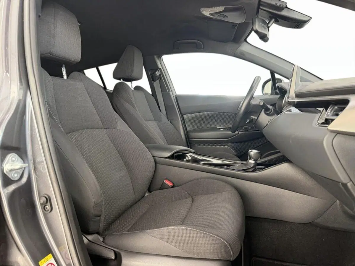 Toyota Toyota C-HR usata a Monza e Brianza (9)