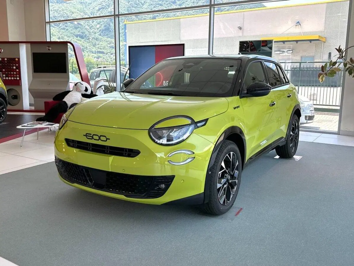 Fiat 600 nuova a Sondrio