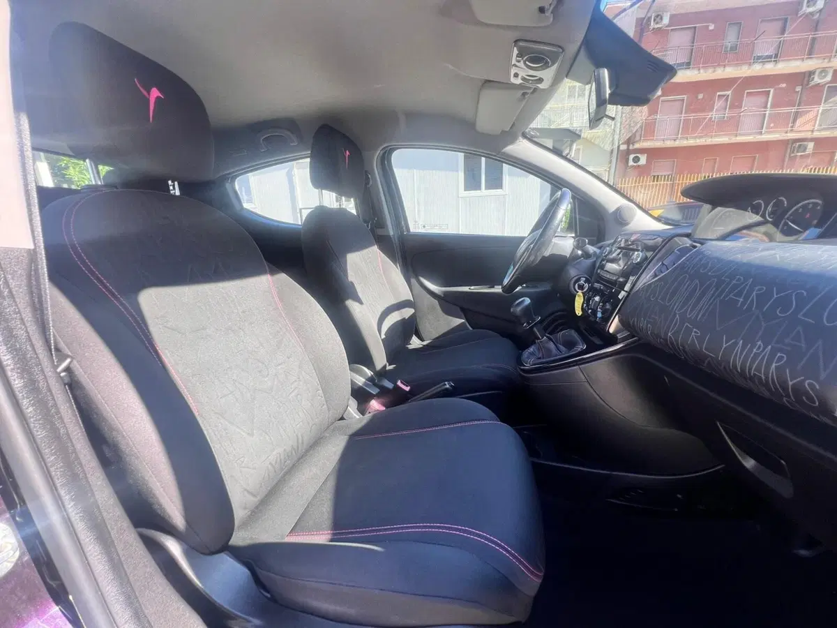 Lancia Ypsilon usata a Messina (12)