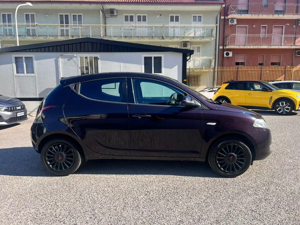 Lancia Ypsilon usata a Messina (4)