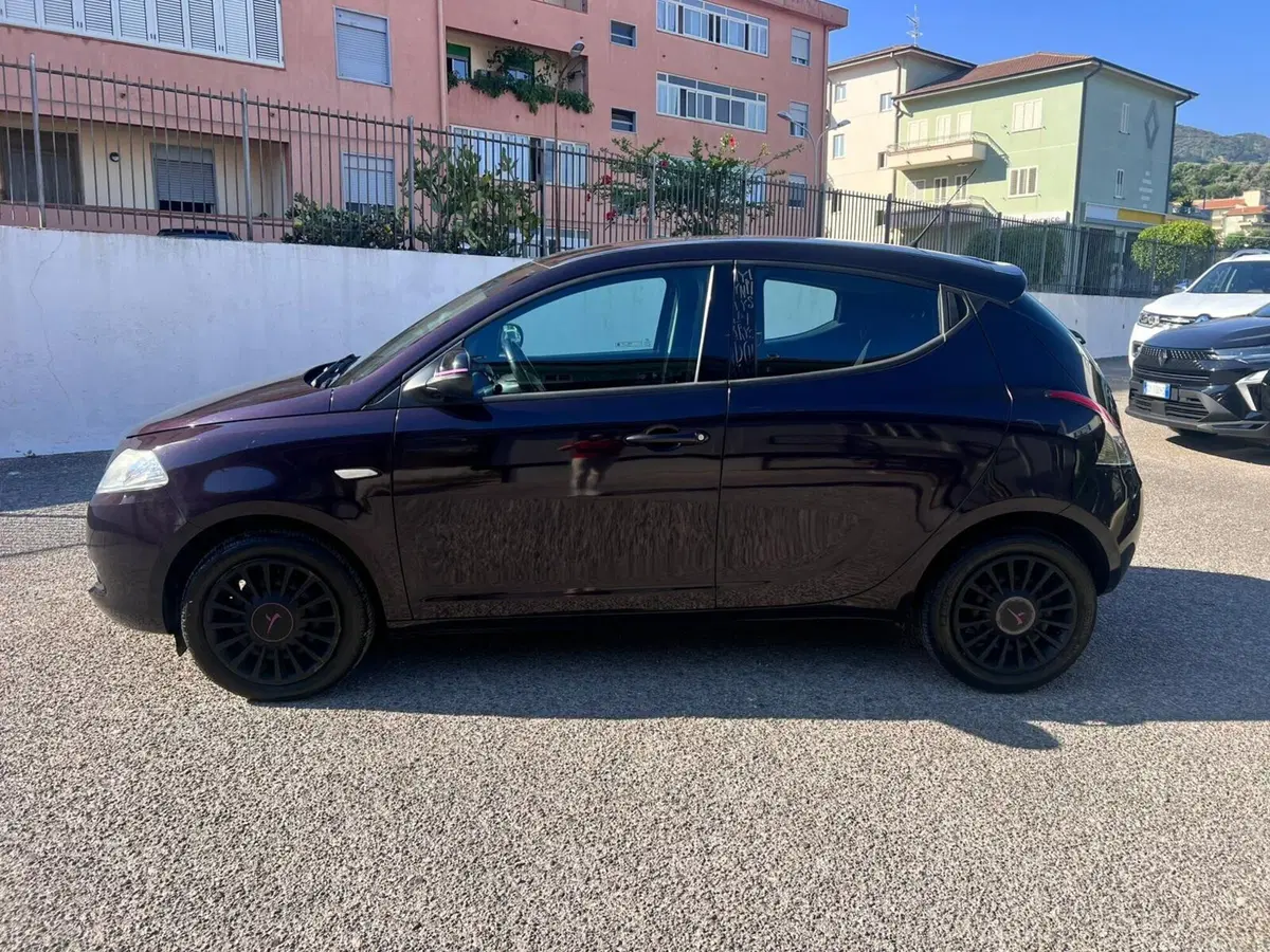 Lancia Ypsilon usata a Messina (8)