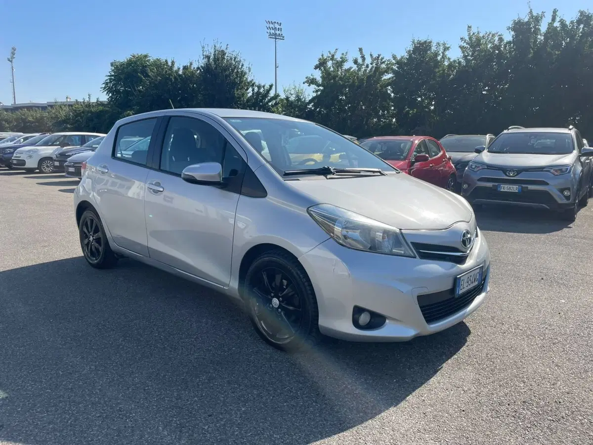 Toyota Yaris usata a Piacenza (10)