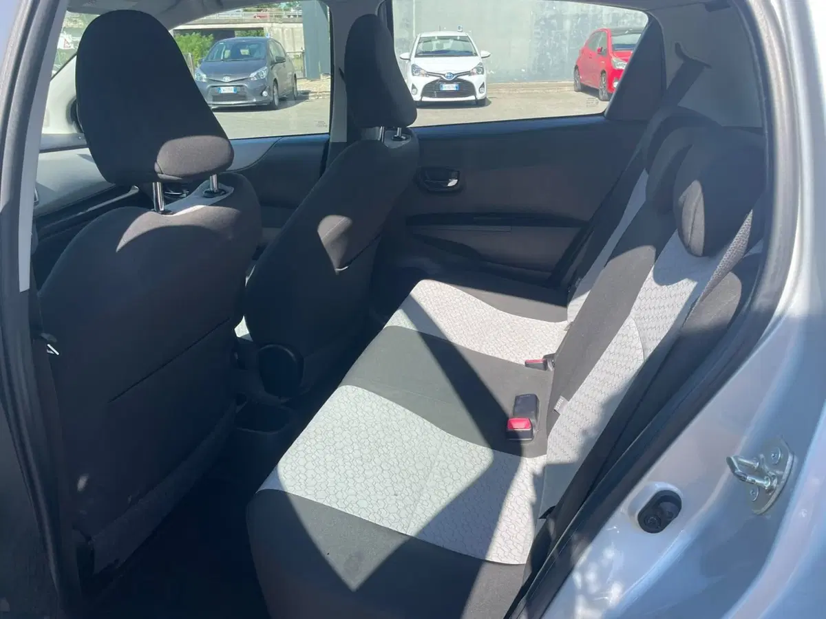 Toyota Yaris usata a Piacenza (18)