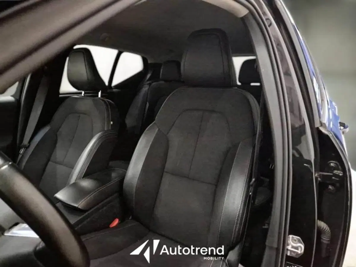 Volvo XC40 usata a Bari (15)
