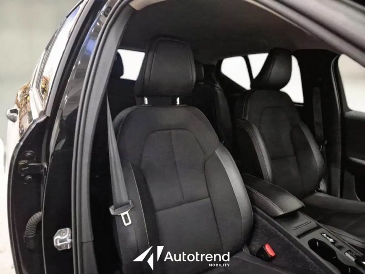 Volvo XC40 usata a Bari (16)