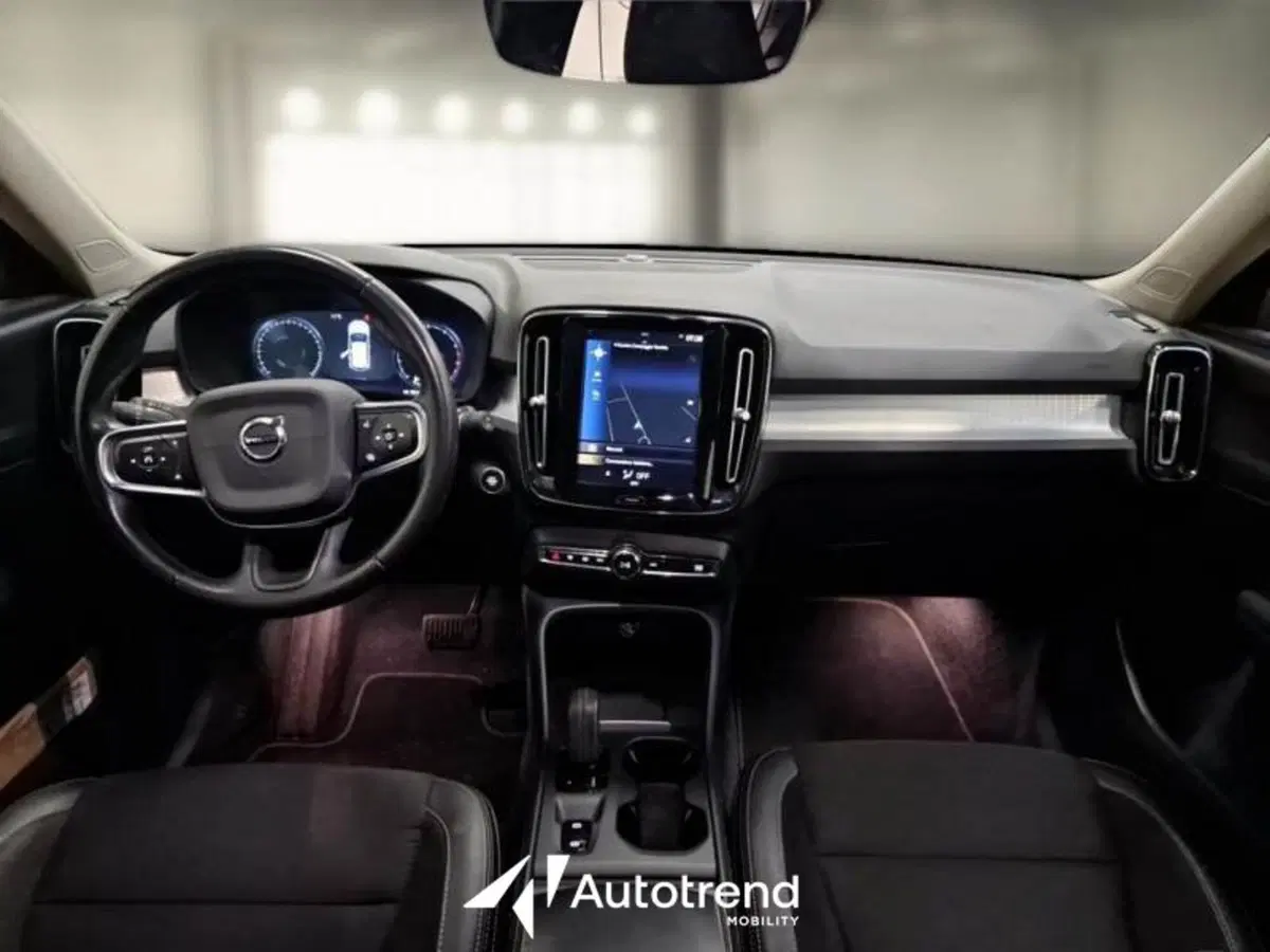 Volvo XC40 usata a Bari (7)