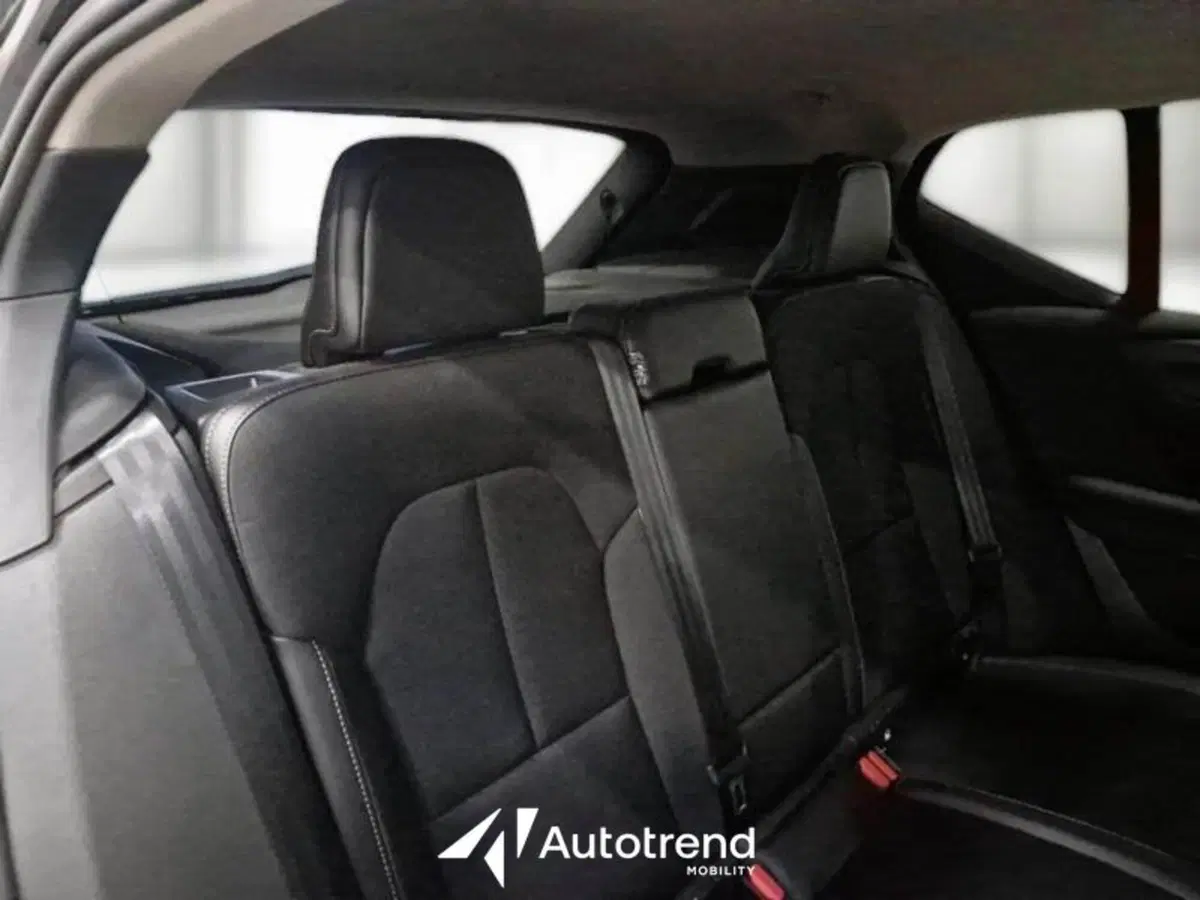 Volvo XC40 usata a Bari (9)