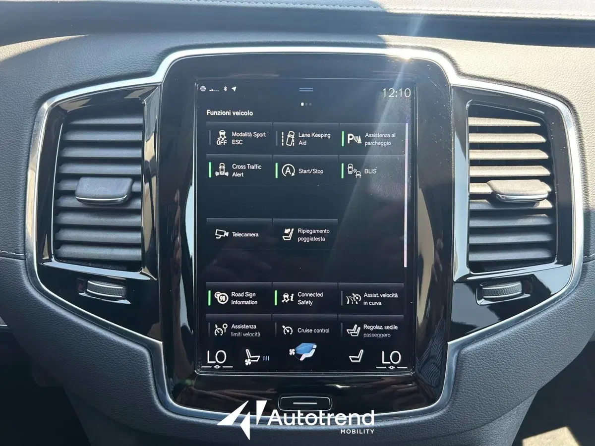 Volvo XC90 usata a Bari (14)