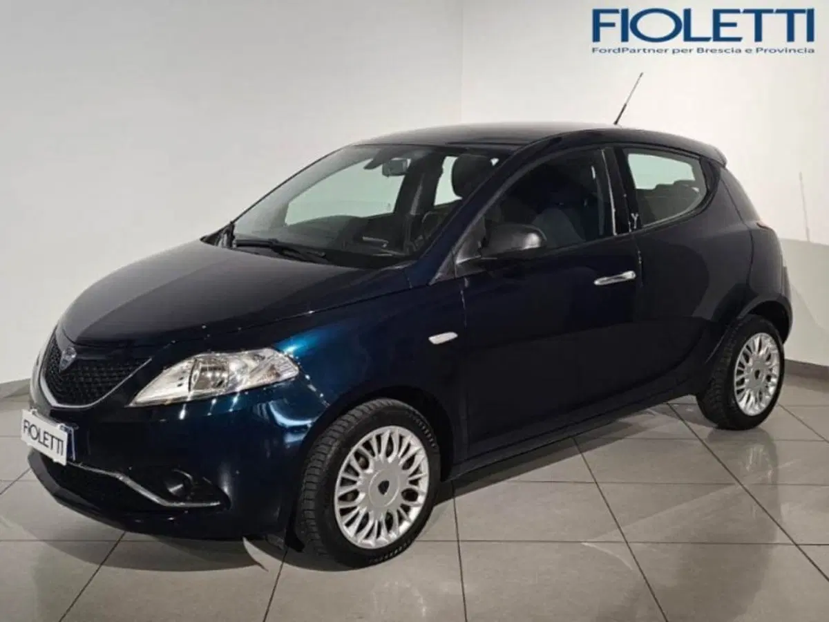 Lancia Ypsilon usata a Brescia