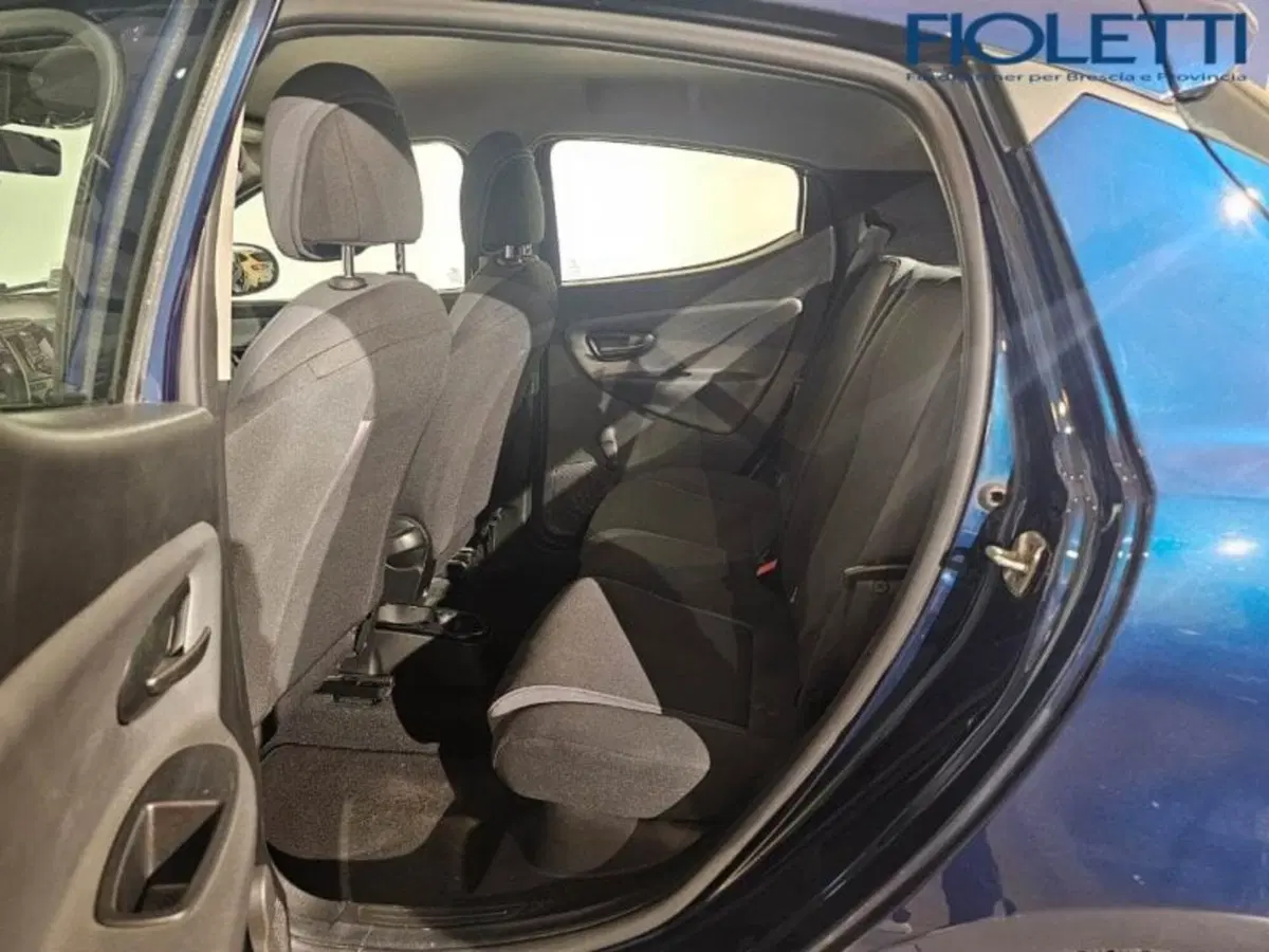Lancia Ypsilon usata a Brescia (10)