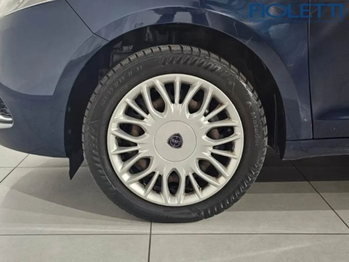 Lancia Ypsilon usata a Brescia (11)