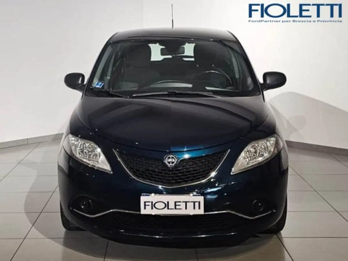 Lancia Ypsilon usata a Brescia (3)