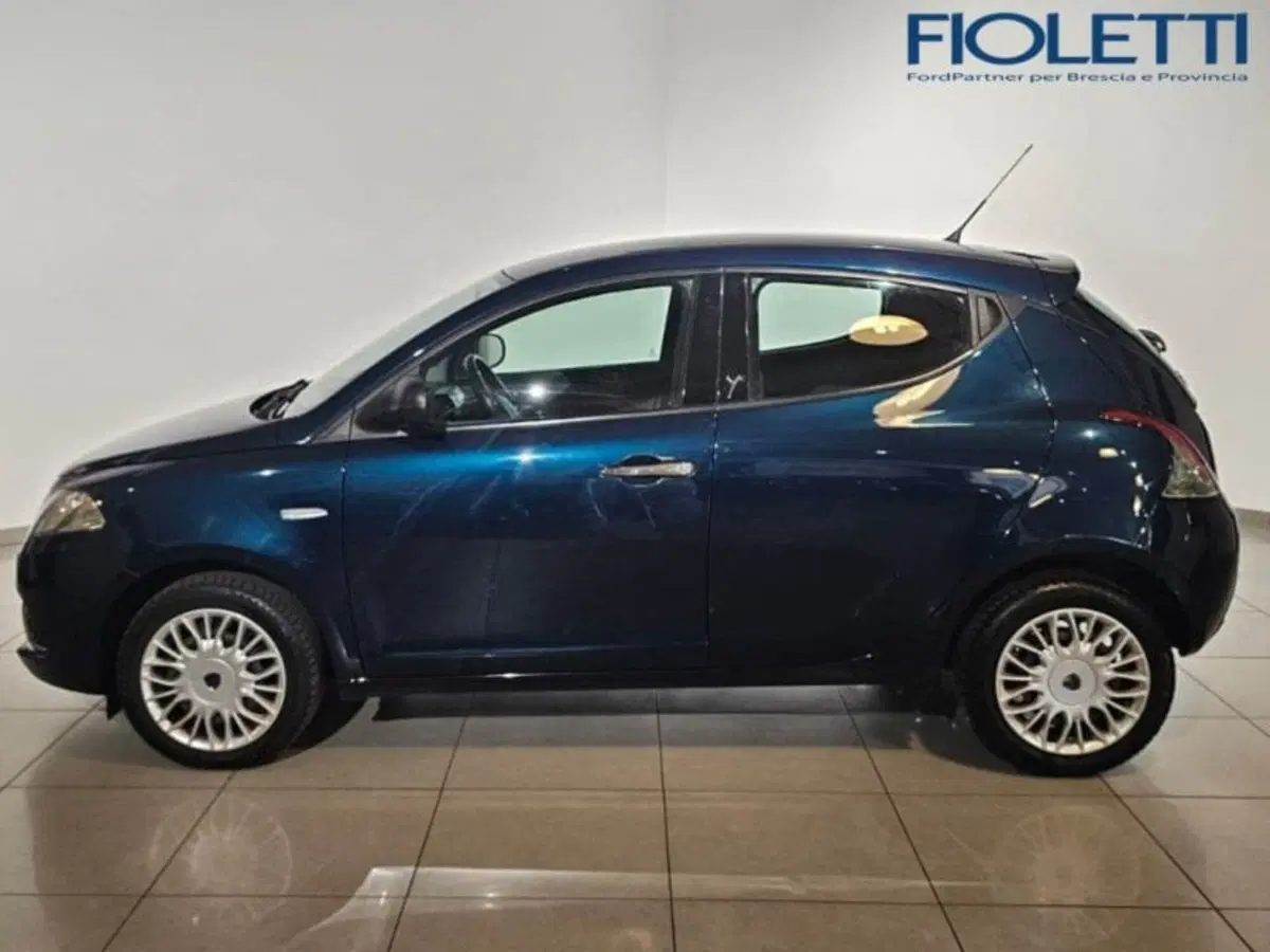 Lancia Ypsilon usata a Brescia (4)