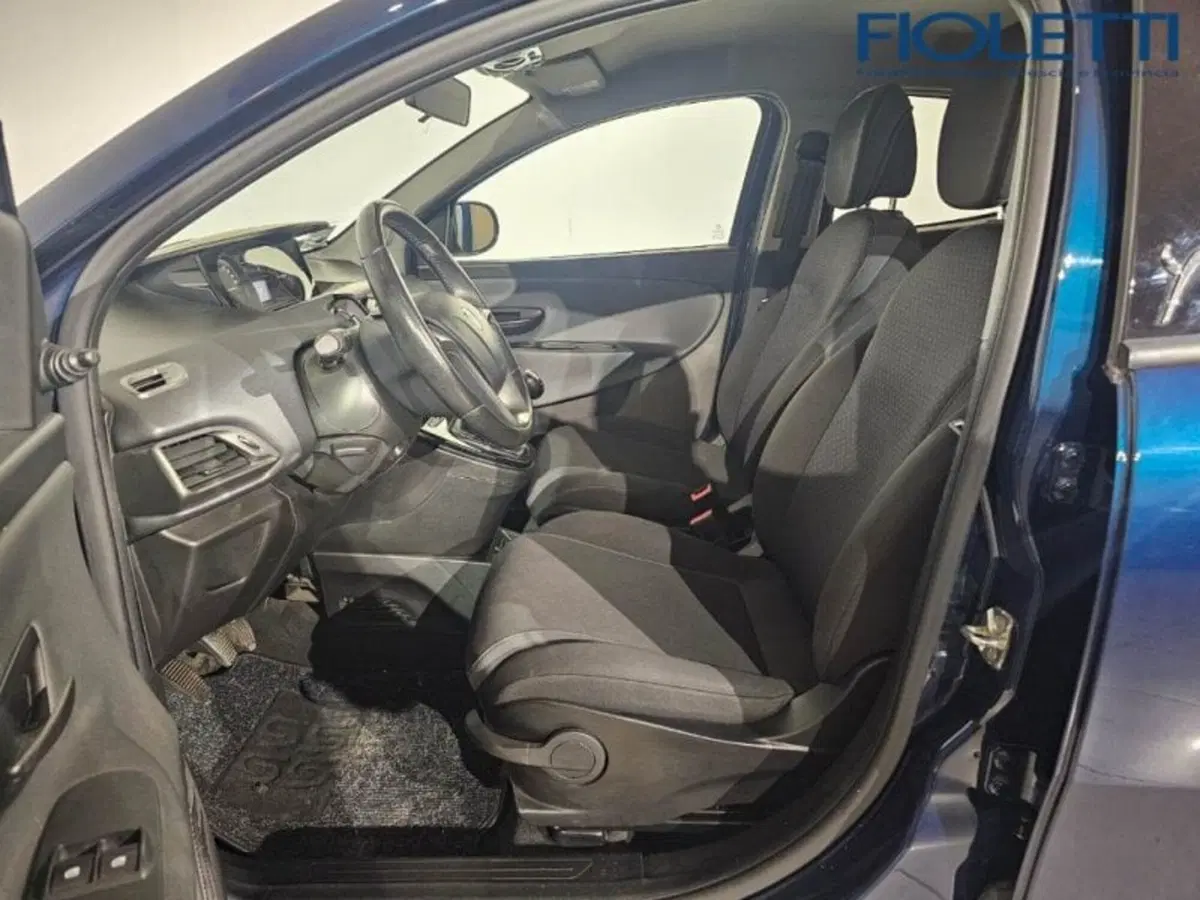 Lancia Ypsilon usata a Brescia (9)