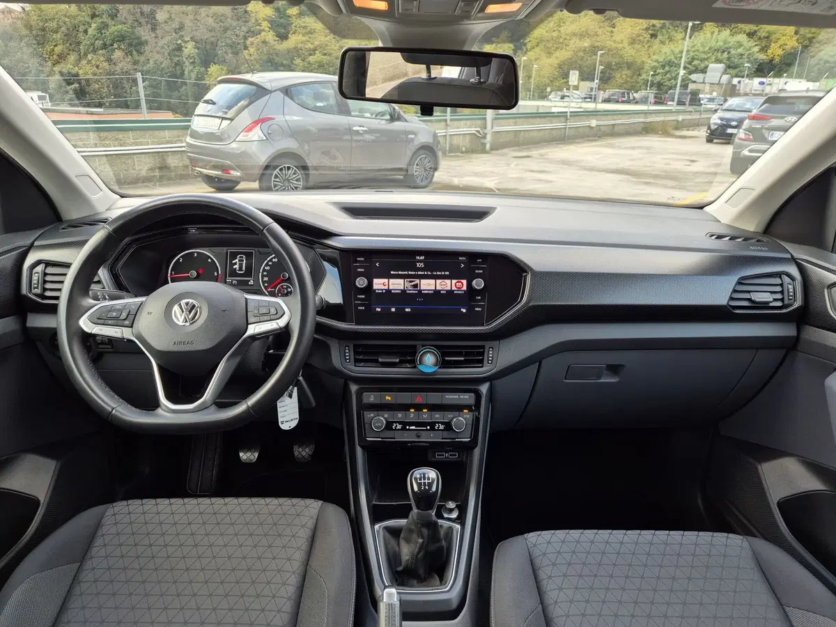 Volkswagen T-Cross usata  (8)
