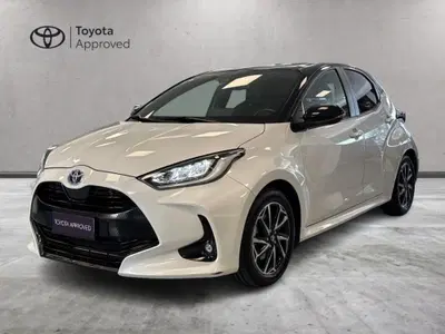 Toyota Yaris 1.5 Hybrid 5 porte Style del 2022 usata a Prato