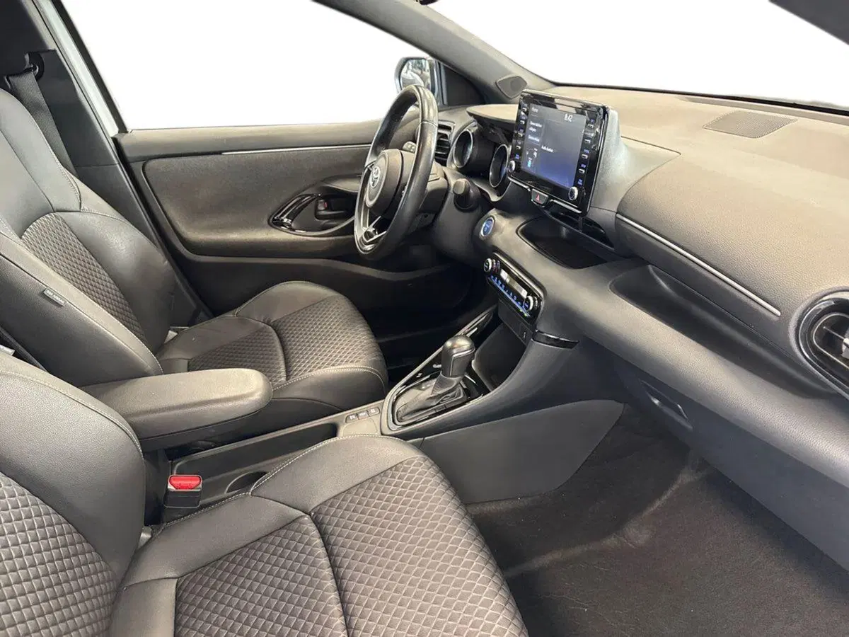 Toyota Yaris usata a Prato (12)